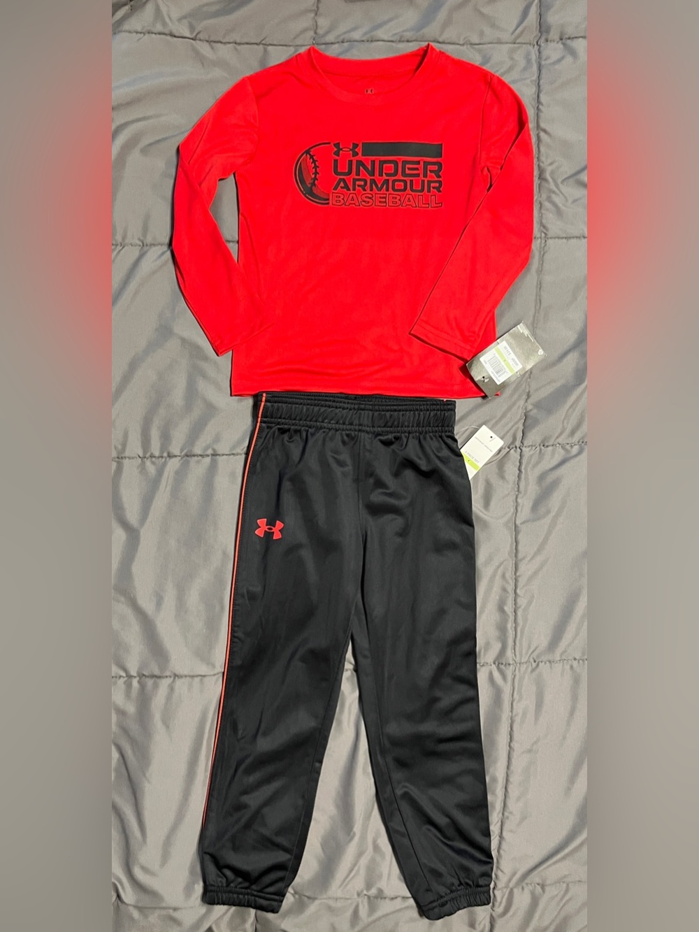 Under Armour baseball jogger sweatpants long sleeve tee shirt outfit, size 4